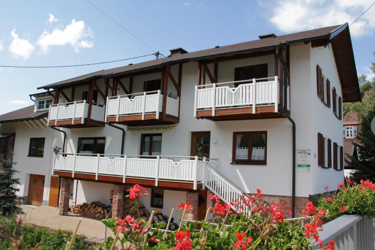 Schoenes Doppelzimmer Mit Separater Kueche Im Noerdlichen Nationalpark Schwarzwald Forbach Exterior photo